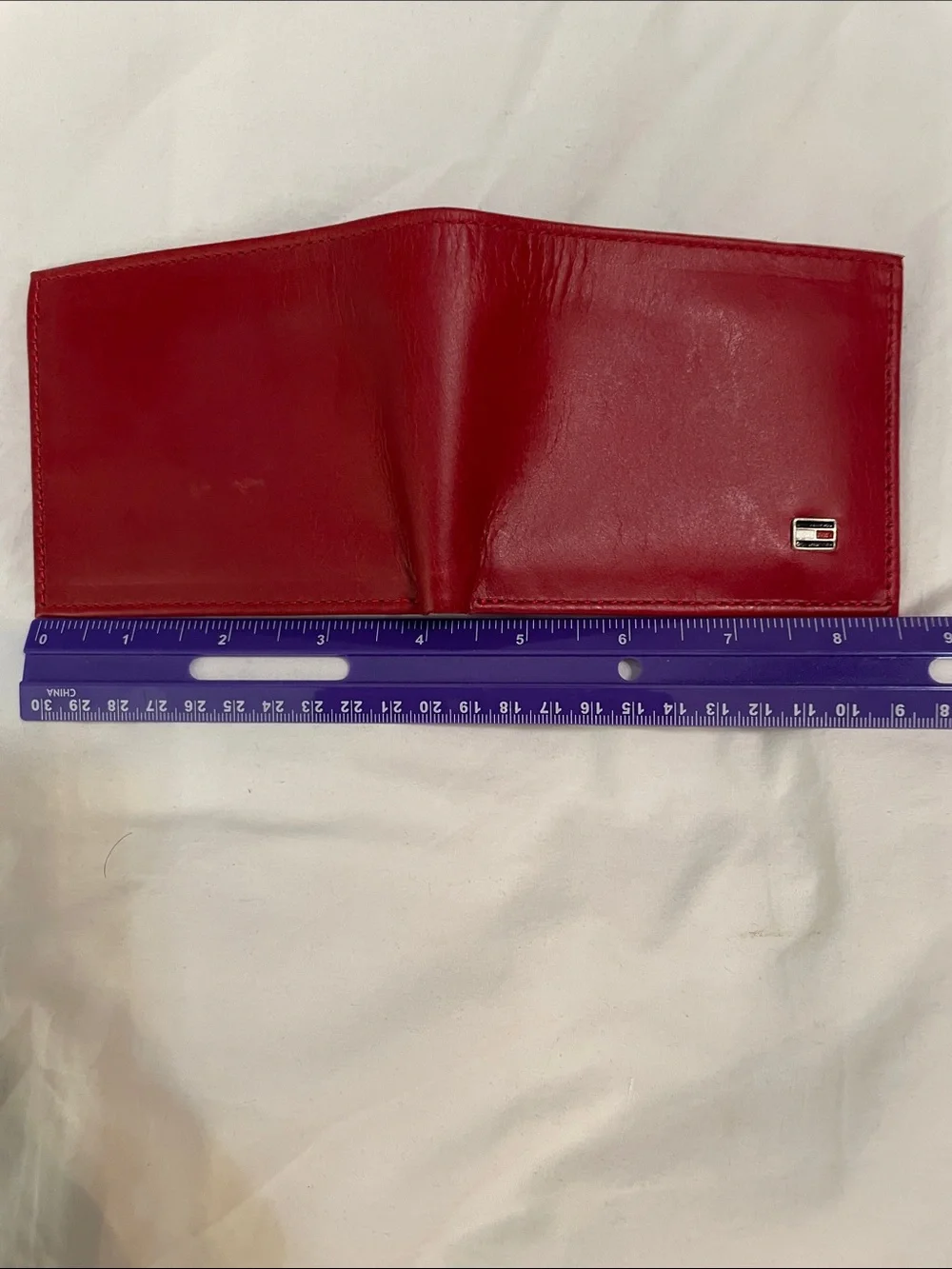 Tommy Hilfiger Red Leather Wallet with Logo Plaque